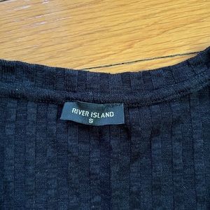 Black short sleeve shirt